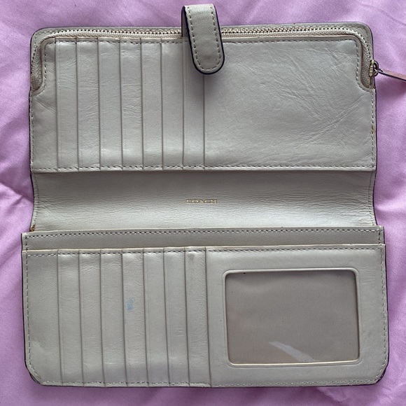 Cream Coach wallet 🤍 - Picture 5 of 9